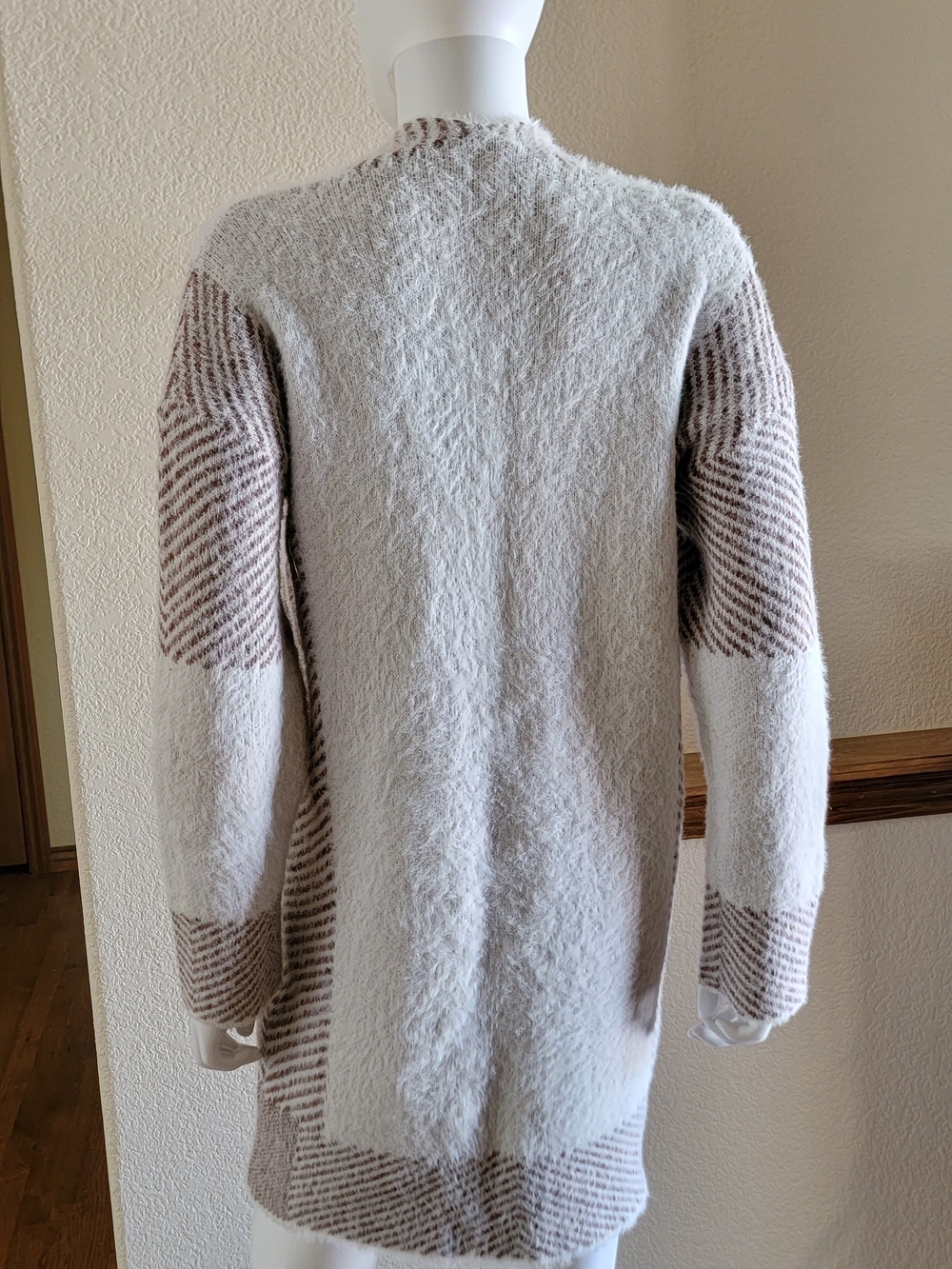Cozy Open-Front Cream and Tan Women’s Sweater Cardigan - Picture 2 of 3